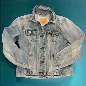 HOLLISTER Women’s Distressed Denim Trucker Jean Jacket Size Small